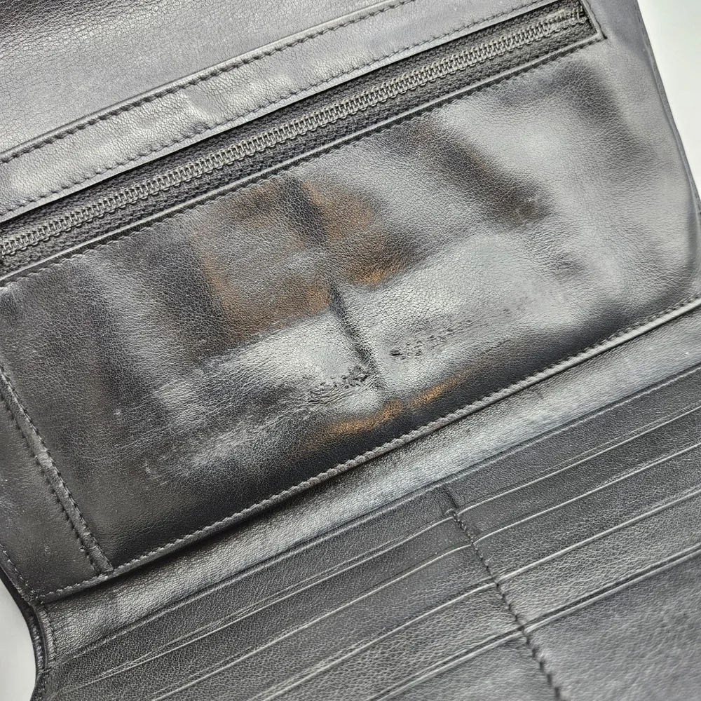 🖤CHANEL Authentic Black Quilted Patent Leather Clutch/Wallet🖤